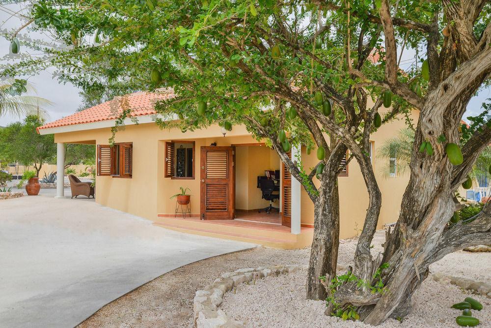 Lagun Blou Dive And Beach Resort Exterior photo