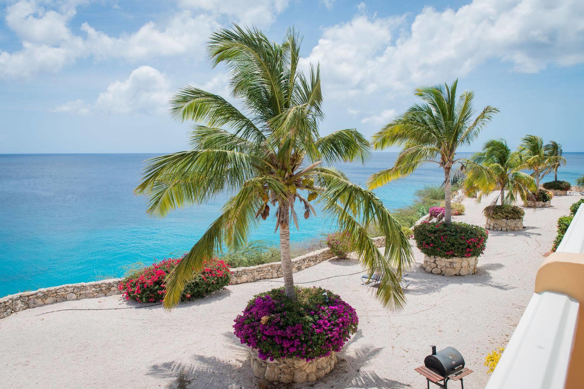Lagun Blou Dive And Beach Resort Exterior photo