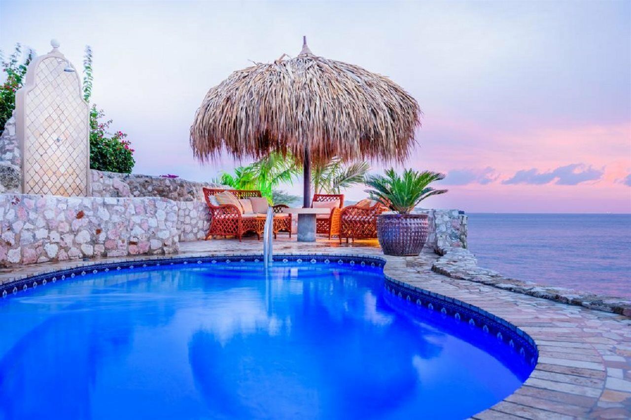 Lagun Blou Dive And Beach Resort Exterior photo